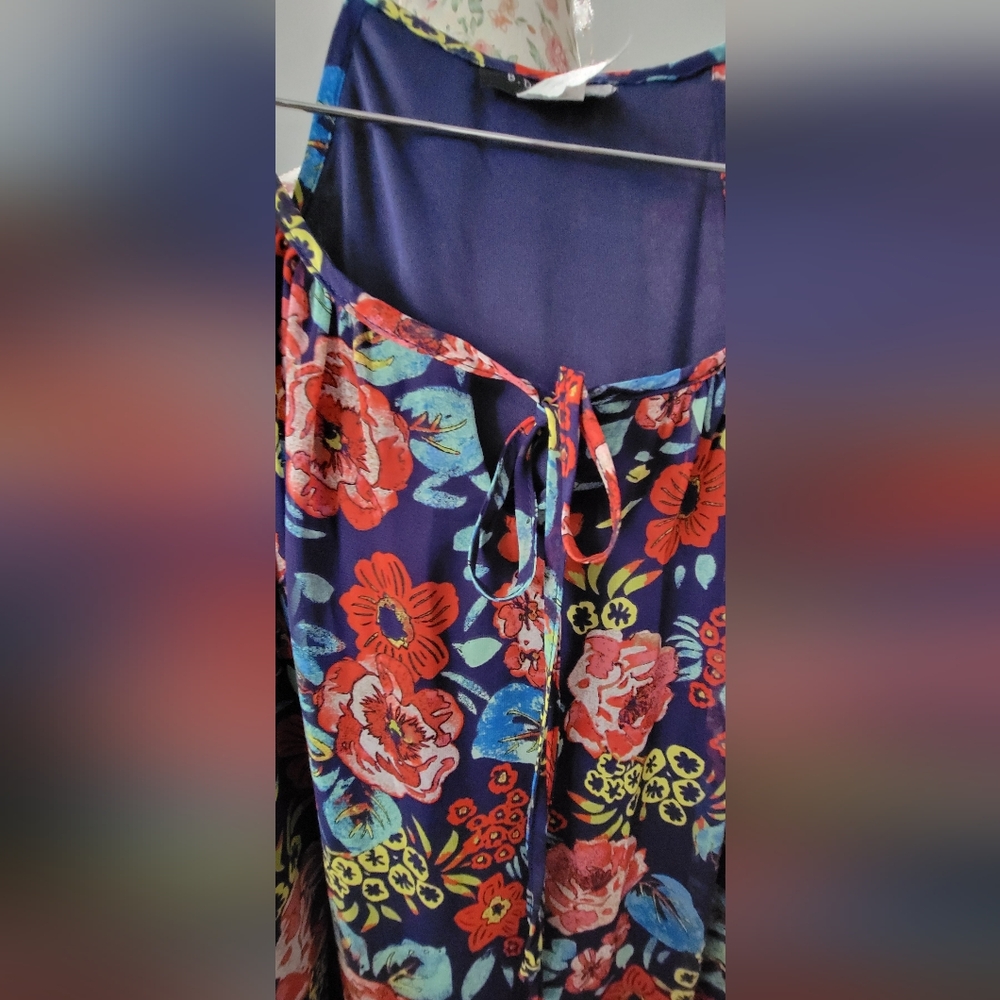 B Darlin Navy Floral Dress Size 1/2 - Picture 2 of 4